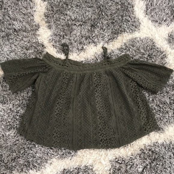 BY & BY OFF THE SHOULDER SHORT SLEEVE LACE TOP XL - Picture 4 of 7